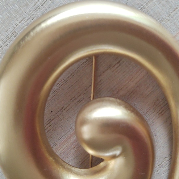 Monet Gold Brooch - Picture 2 of 6